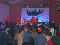 Tivola's Welt - Bildergalerie Neuendorfer Dorffest im Jahr 2003 - Beatabend mit der Gruppen The Jets, Sperrstund und Sohlmen