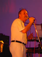 Tivola's Welt - Bildergalerie Neuendorfer Dorffest im Jahr 2003 - Beatabend mit der Gruppen The Jets, Sperrstund und Sohlmen