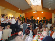 Tivola's Welt - Bildergalerie Neuendorfer Dorffest im Jahr 2003 - Beatabend mit der Gruppen The Jets, Sperrstund und Sohlmen