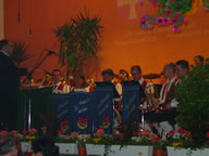 Tivola's Welt - Bildergalerie Neuendorfer Dorffest im Jahr 2003 - Beatabend mit der Gruppen The Jets, Sperrstund und Sohlmen