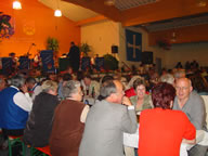 Tivola's Welt - Bildergalerie Neuendorfer Dorffest im Jahr 2003 - Beatabend mit der Gruppen The Jets, Sperrstund und Sohlmen