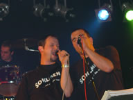 Tivola's Welt - Bildergalerie Neuendorfer Dorffest im Jahr 2003 - Beatabend mit der Gruppen The Jets, Sperrstund und Sohlmen